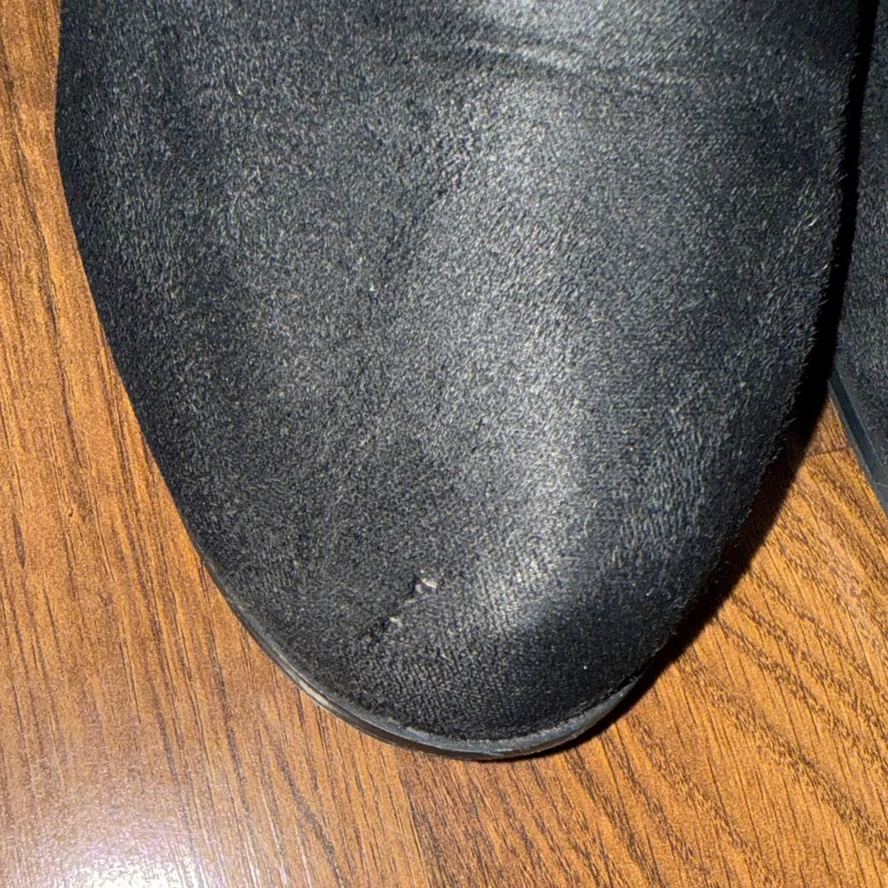 Journee Women’s Sanzi Black Suede Like Ankle Booties w Zippers (size 9.5)